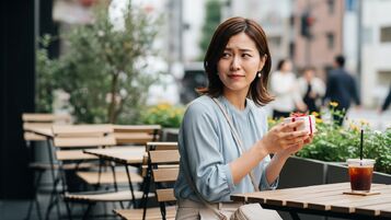 急に優しい態度が不自然に見える理由とは？心理や本音を見極め安全に対処する方法！
